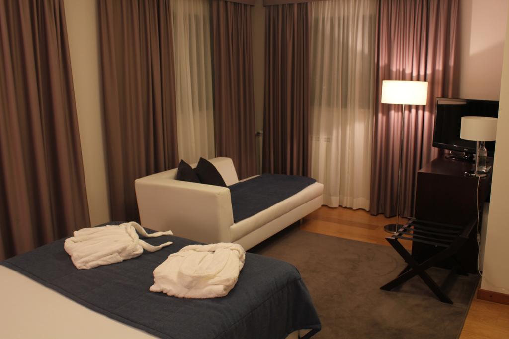 Quinta De Santo Estevao Hotel Rural 阿吉亚尔-达贝拉 客房 照片
